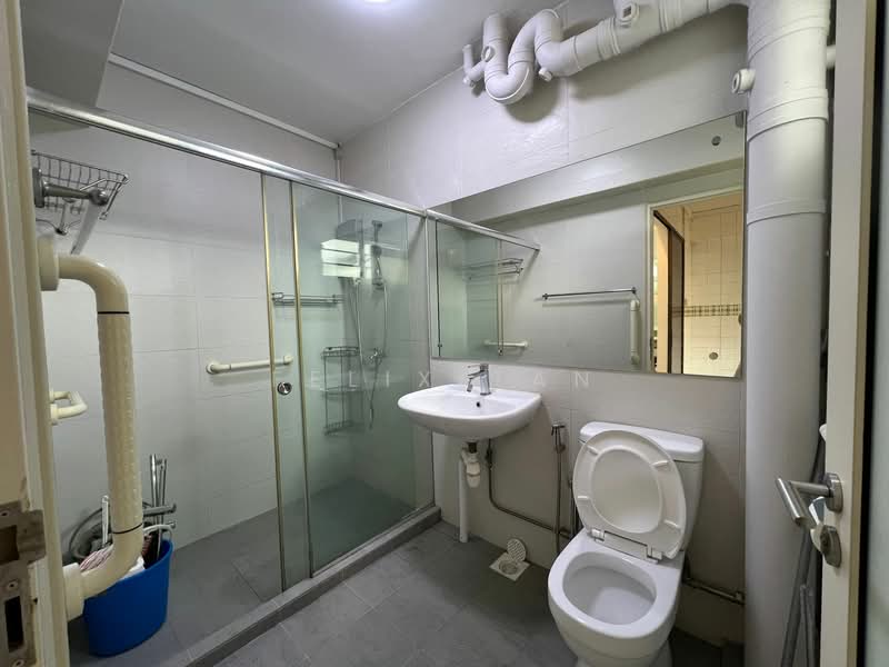 460 Pasir Ris Drive 4, 460 Pasir Ris Drive 4, 4 Bedrooms, 1,572 sqft, HDB Flat For Rent, by Felix Tan, 500152047 - Bathroom - PropertyGuru.com.sg