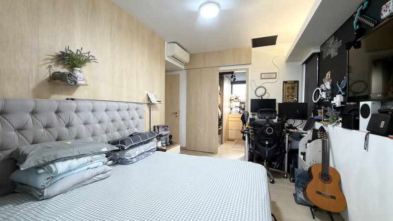 Riverparc Residence, 92 Punggol Drive, 4 Bedrooms, 1,485 sqft, Executive Condominium For Sale, by Tracey Yeo, 500152074 - Master Bedroom - PropertyGuru.com.sg