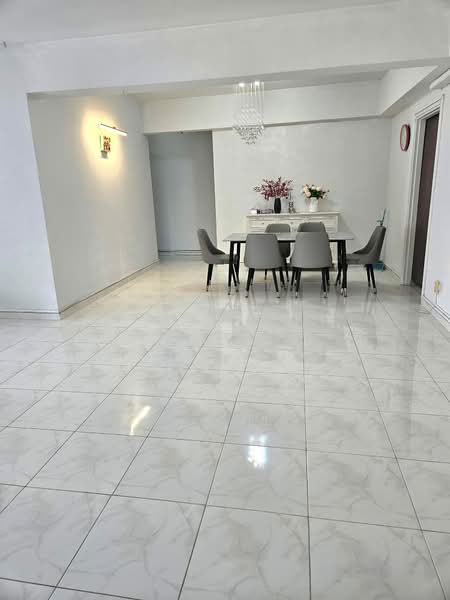 Kensington Park, 10 Kensington Park Drive, 3 Bedrooms, 1,668 sqft, Condominium For Sale, by LOUISA, 500152094 - Dining Room - PropertyGuru.com.sg