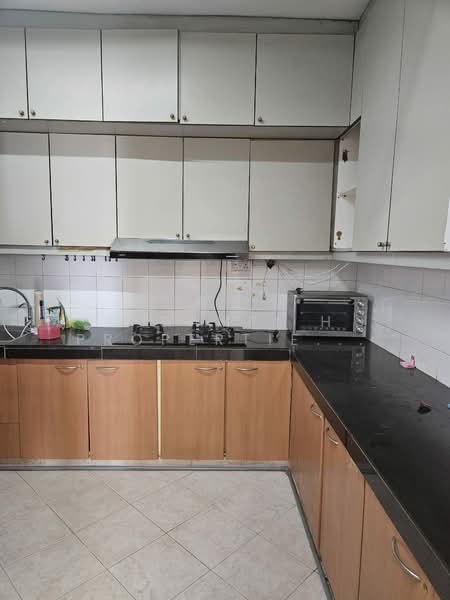 Kensington Park, 10 Kensington Park Drive, 3 Bedrooms, 1,668 sqft, Condominium For Sale, by LOUISA, 500152094 - Kitchen - PropertyGuru.com.sg