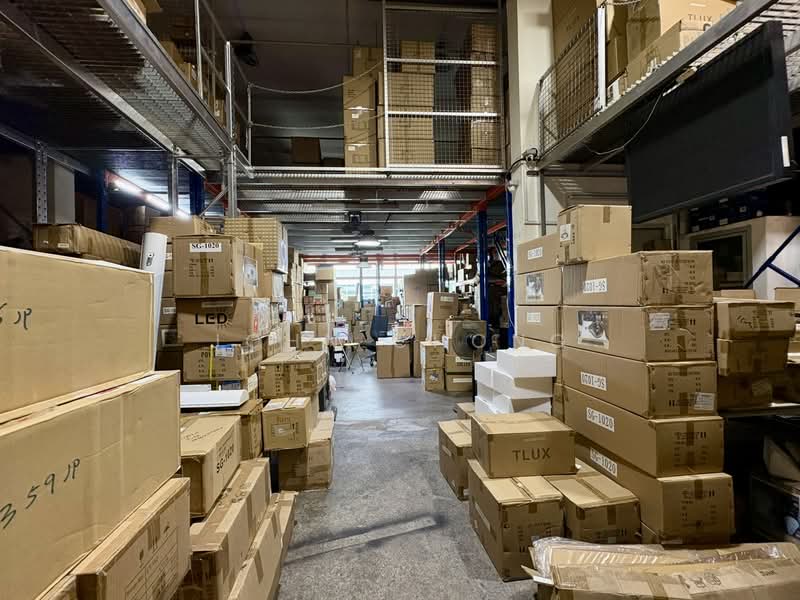 Wcega Plaza, 1 Bukit Batok Crescent, 2,368 sqft, Light Industrial (B1) For Sale, by John Chong, 500152107 - Interior - CommercialGuru.com.sg