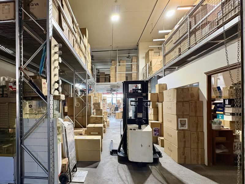 Wcega Plaza, 1 Bukit Batok Crescent, 2,368 sqft, Light Industrial (B1) For Sale, by John Chong, 500152107 - Interior - CommercialGuru.com.sg