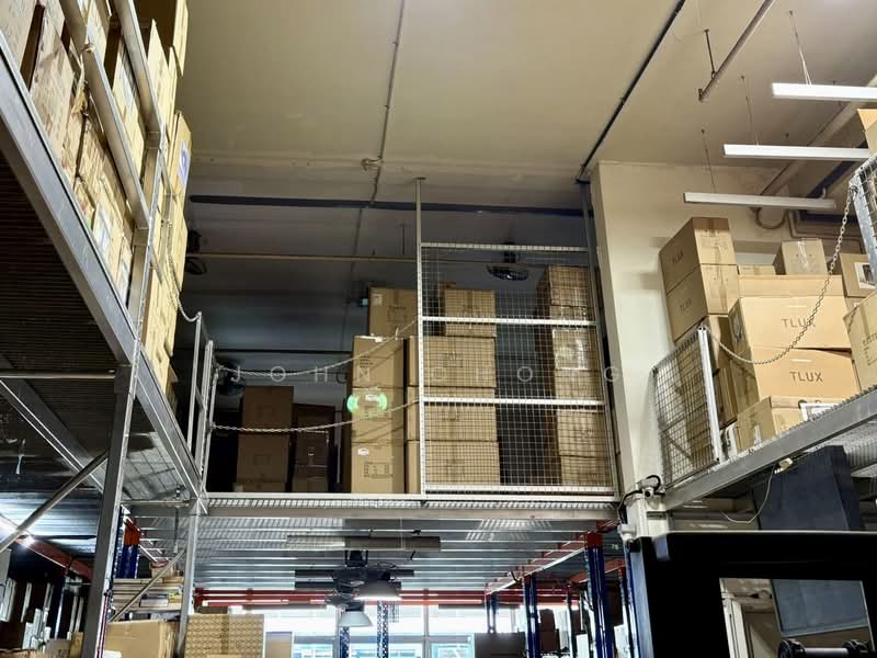 Wcega Plaza, 1 Bukit Batok Crescent, 2,368 sqft, Light Industrial (B1) For Sale, by John Chong, 500152107 - CommercialGuru.com.sg