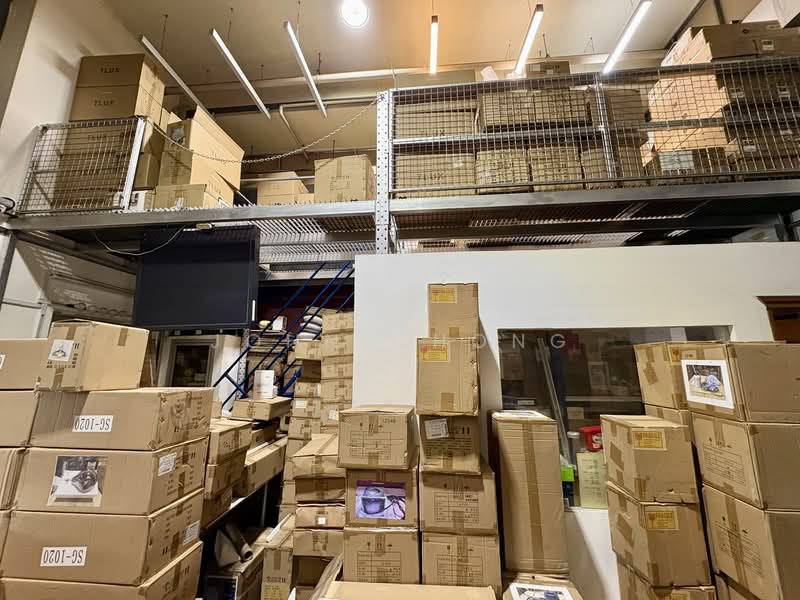 Wcega Plaza, 1 Bukit Batok Crescent, 2,368 sqft, Light Industrial (B1) For Sale, by John Chong, 500152107 - Interior - CommercialGuru.com.sg