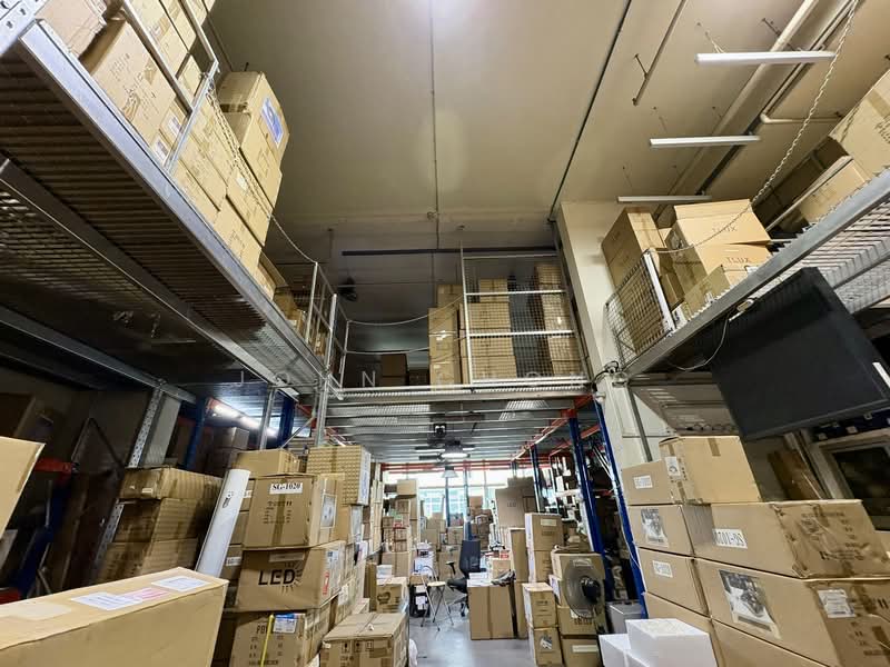 Wcega Plaza, 1 Bukit Batok Crescent, 2,368 sqft, Light Industrial (B1) For Sale, by John Chong, 500152107 - Interior - CommercialGuru.com.sg