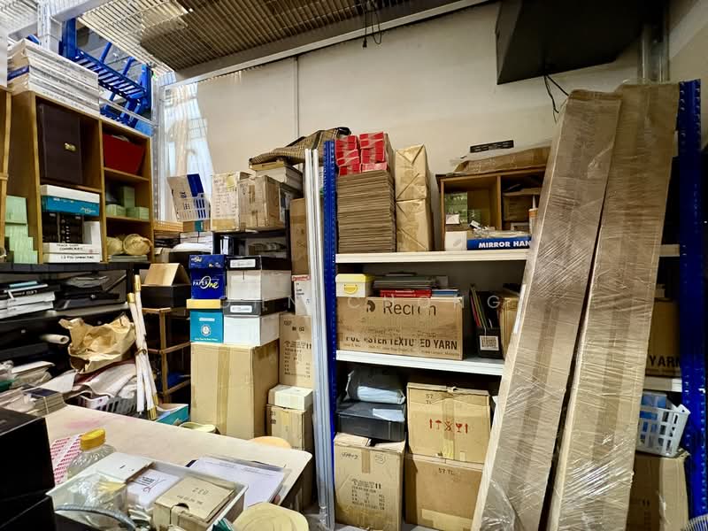 Wcega Plaza, 1 Bukit Batok Crescent, 2,368 sqft, Light Industrial (B1) For Sale, by John Chong, 500152107 - Interior - CommercialGuru.com.sg