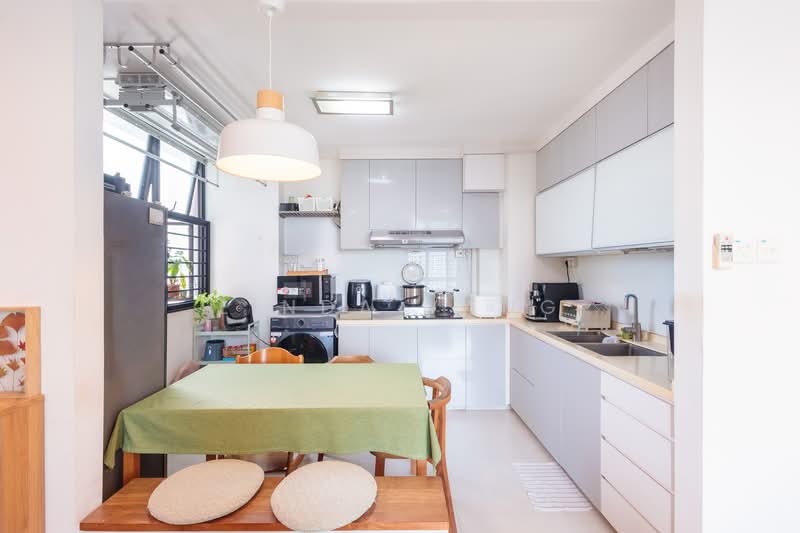 631 Senja Road, 631 Senja Road, 3 Bedrooms, 969 sqft, HDB Flat For Sale, by Linda Yang, 500152114 - Kitchen - PropertyGuru.com.sg