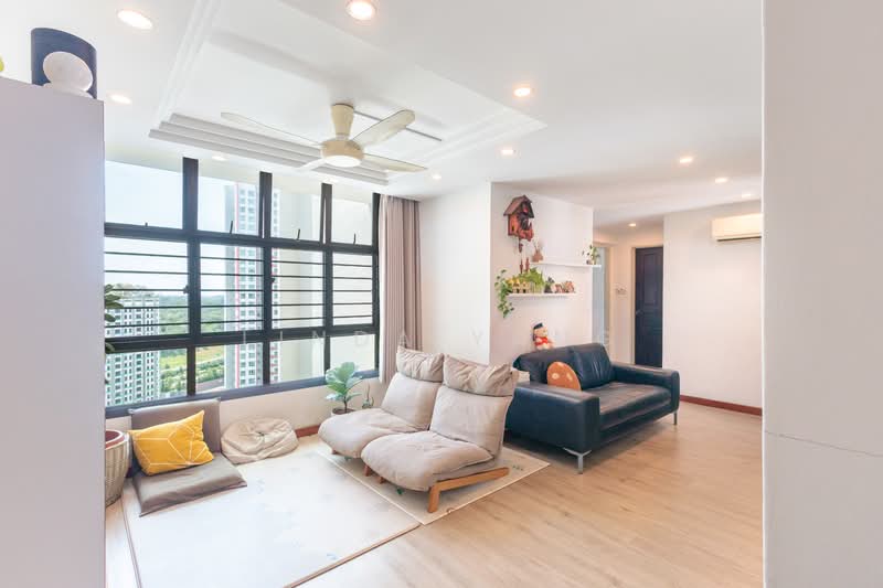 631 Senja Road, 631 Senja Road, 3 Bedrooms, 969 sqft, HDB Flat For Sale, by Linda Yang, 500152114 - Living Room - PropertyGuru.com.sg
