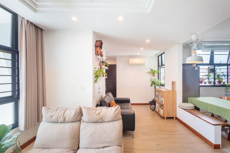 631 Senja Road, 631 Senja Road, 3 Bedrooms, 969 sqft, HDB Flat For Sale, by Linda Yang, 500152114 - Living Room - PropertyGuru.com.sg