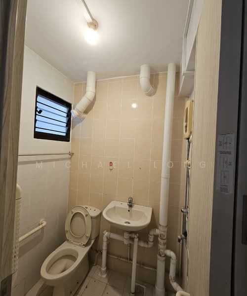 64 New Upper Changi Road, 64 New Upper Changi Road, 3 Bedrooms, 990 sqft, HDB Flat For Sale, by Michael Long, 500152142 - Bathroom - PropertyGuru.com.sg