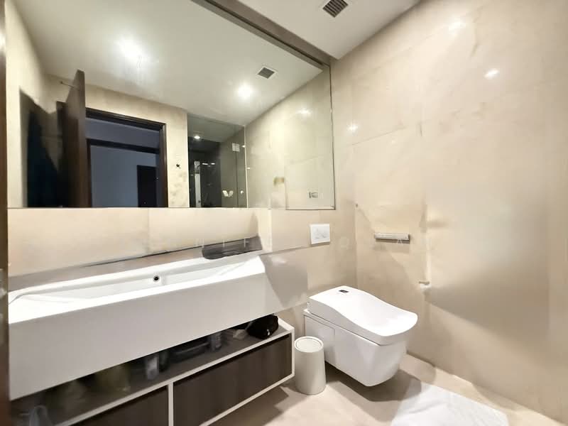 The Scotts Tower, 38 Scotts Road, 3 Bedrooms, 1,227 sqft, Condominium For Rent, by Jennifer Quah, 500152150 - Bathroom - PropertyGuru.com.sg