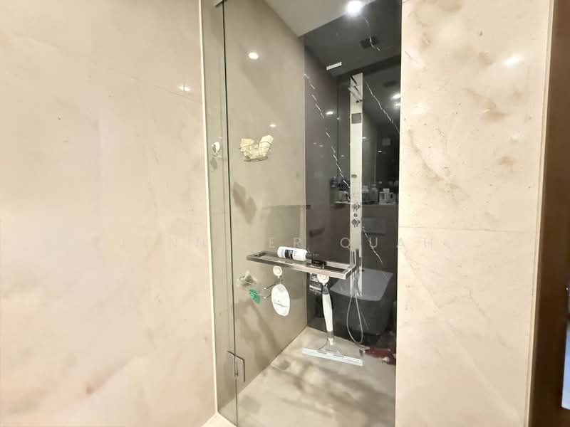 The Scotts Tower, 38 Scotts Road, 3 Bedrooms, 1,227 sqft, Condominium For Rent, by Jennifer Quah, 500152150 - Bathroom - PropertyGuru.com.sg