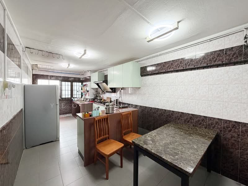 11 Eunos Crescent, 11 Eunos Crescent, 3 Bedrooms, 980 sqft, HDB Flat For Sale, by Yeo Yong Peng, 500152153 - Kitchen - PropertyGuru.com.sg