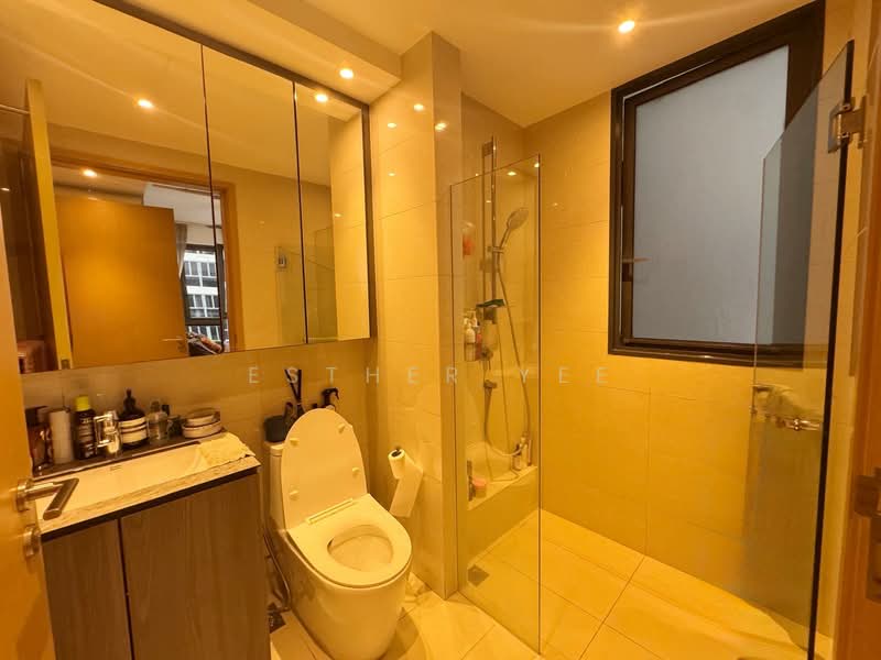 SkyPark Residences, Sembawang Drive, 4 Bedrooms, 1,528 sqft, Executive Condominium For Sale, by Esther Yee, 500152155 - Bathroom - PropertyGuru.com.sg