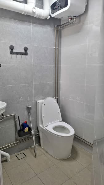 747 Jurong West Street 73, 747 Jurong West Street 73, Room Rental, 145 sqft, HDB Flat For Rent, by Alice Tan, 500152160 - Bathroom - PropertyGuru.com.sg
