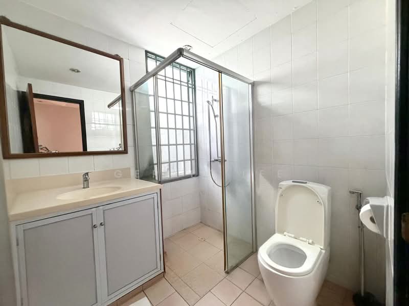 Highgate, 28 Highgate Walk, 3 Bedrooms, 1,517 sqft, Condominium For Sale, by Gerald Lee, 500152162 - Bathroom - PropertyGuru.com.sg