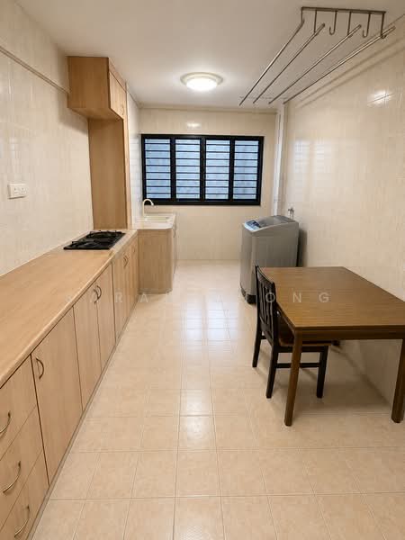 248 Hougang Avenue 3, 248 Hougang Avenue 3, 2 Bedrooms, 721 sqft, HDB Flat For Rent, by Sarah Chong, 500152172 - Kitchen - PropertyGuru.com.sg