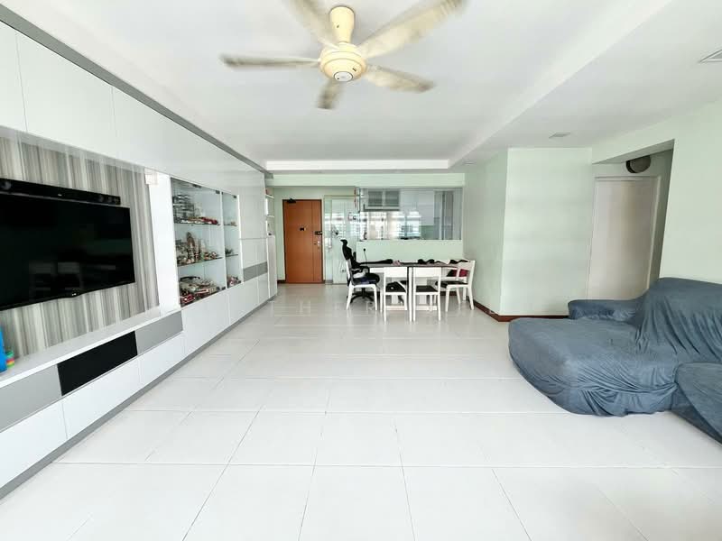 213A Punggol Walk, 213A Punggol Walk, 3 Bedrooms, 1,216 sqft, HDB Flat For Sale, by Esther Yee, 500152173 - Living Room - PropertyGuru.com.sg