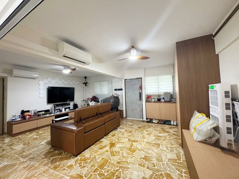 476 Ang Mo Kio Avenue 10, 476 Ang Mo Kio Avenue 10, 2 Bedrooms, 882 sqft, HDB Flat For Sale, by Esther Yee, 500152177 - Living Room - PropertyGuru.com.sg