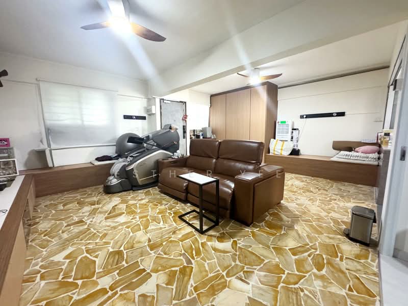 476 Ang Mo Kio Avenue 10, 476 Ang Mo Kio Avenue 10, 2 Bedrooms, 882 sqft, HDB Flat For Sale, by Esther Yee, 500152177 - Living Room - PropertyGuru.com.sg