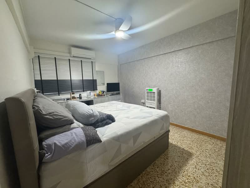476 Ang Mo Kio Avenue 10, 476 Ang Mo Kio Avenue 10, 2 Bedrooms, 882 sqft, HDB Flat For Sale, by Esther Yee, 500152177 - Bedroom - PropertyGuru.com.sg