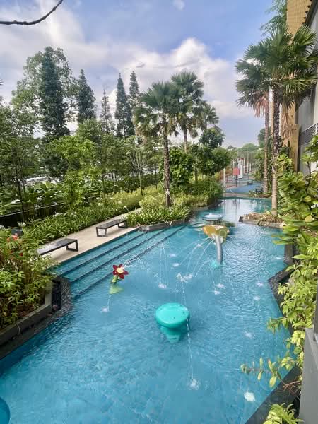 Penrose, 22 Sims Drive, Room Rental, 208 sqft, Condominium For Rent, by Judy Cho, 500152178 - Pool - PropertyGuru.com.sg