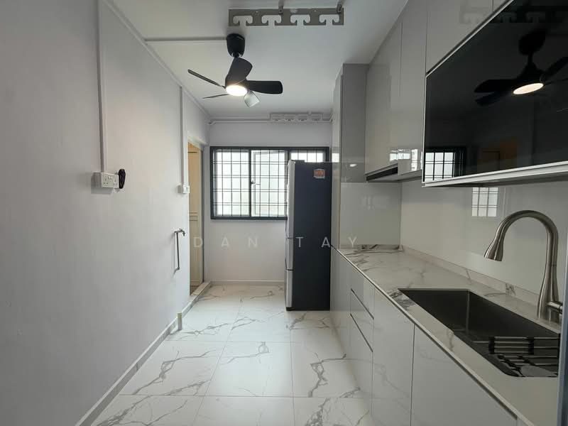 308 Woodlands Avenue 1, 308 Woodlands Avenue 1, 2 Bedrooms, 700 sqft, HDB Flat For Rent, by Dan Tay, 500152193 - Kitchen - PropertyGuru.com.sg