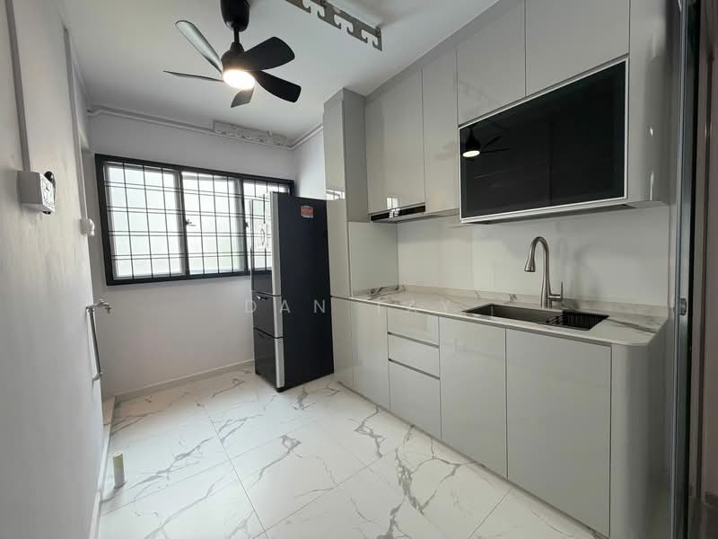 308 Woodlands Avenue 1, 308 Woodlands Avenue 1, 2 Bedrooms, 700 sqft, HDB Flat For Rent, by Dan Tay, 500152193 - Kitchen - PropertyGuru.com.sg
