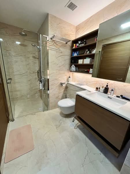 Queens Peak, 1 Dundee Road, 2 Bedrooms, 624 sqft, Condominium For Sale, by Esther Yee, 500152198 - Bathroom - PropertyGuru.com.sg