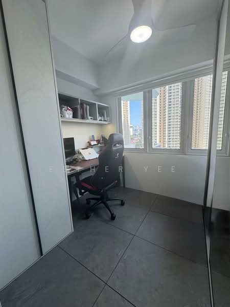 Queens Peak, 1 Dundee Road, 2 Bedrooms, 624 sqft, Condominium For Sale, by Esther Yee, 500152198 - Study - PropertyGuru.com.sg
