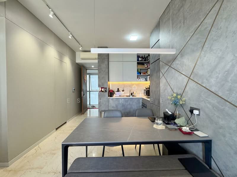 Queens Peak, 1 Dundee Road, 2 Bedrooms, 624 sqft, Condominium For Sale, by Esther Yee, 500152198 - Dining Room - PropertyGuru.com.sg