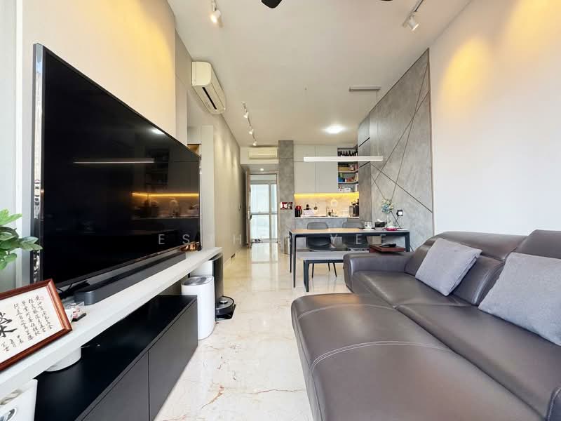 Queens Peak, 1 Dundee Road, 2 Bedrooms, 624 sqft, Condominium For Sale, by Esther Yee, 500152198 - Living Room - PropertyGuru.com.sg