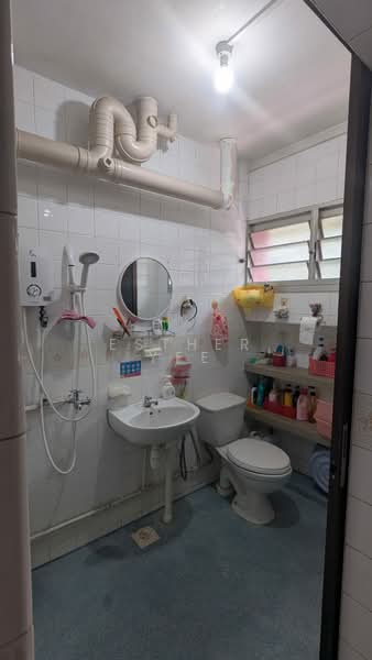 754 Pasir Ris Street 71, 754 Pasir Ris Street 71, Room Rental, 130 sqft, HDB Flat For Rent, by Esther Yee, 500152208 - Bathroom - PropertyGuru.com.sg