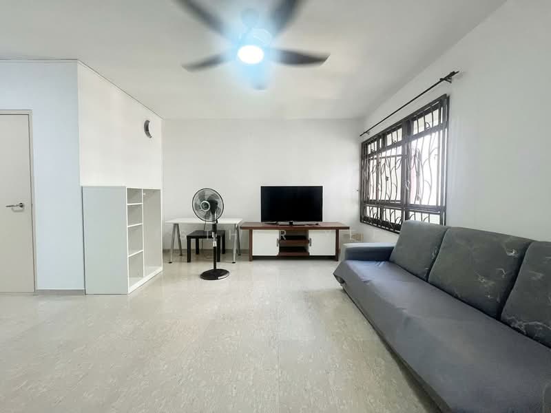 980C Buangkok Crescent, 980C Buangkok Crescent, 3 Bedrooms, 915 sqft, HDB Flat For Rent, by Esther Yee, 500152213 - Living Room - PropertyGuru.com.sg