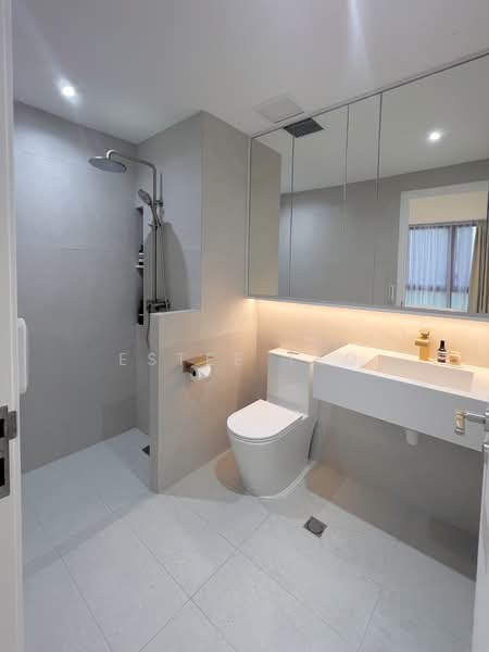 Parc Riviera, 103 West Coast Vale, 2 Bedrooms, 710 sqft, Condominium For Sale, by Estee Teo, 500152216 - Master Bathroom - PropertyGuru.com.sg