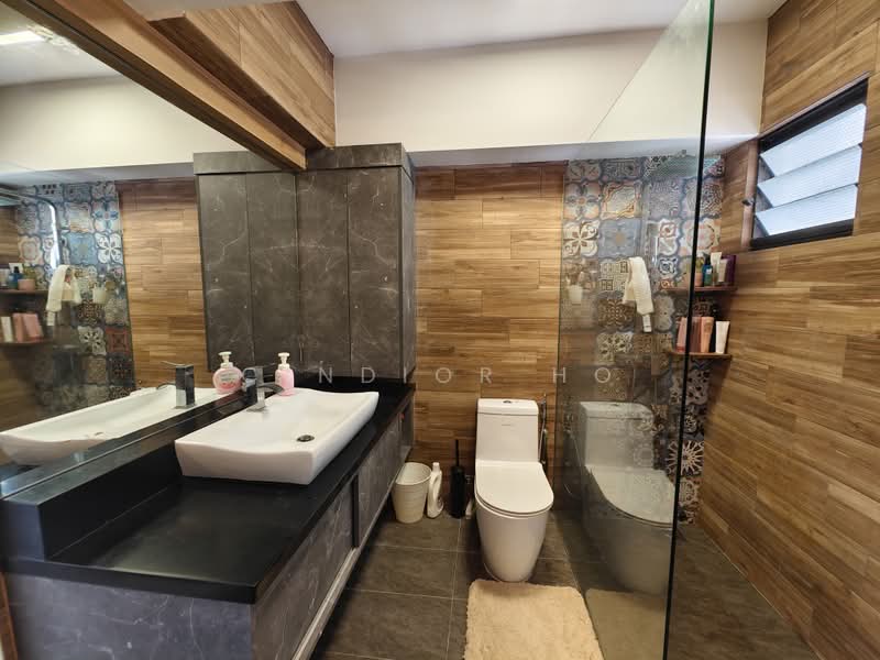 17A Telok Blangah Crescent, 17A Telok Blangah Crescent, 3 Bedrooms, 1,281 sqft, HDB Flat For Sale, by CinDior Ho, 500152226 - Bathroom - PropertyGuru.com.sg