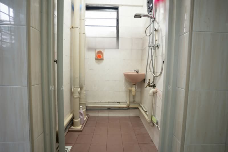 93 Whampoa Drive, 93 Whampoa Drive, 2 Bedrooms, 699 sqft, HDB Flat For Sale, by Nantha Kumar, 500152242 - Bathroom - PropertyGuru.com.sg