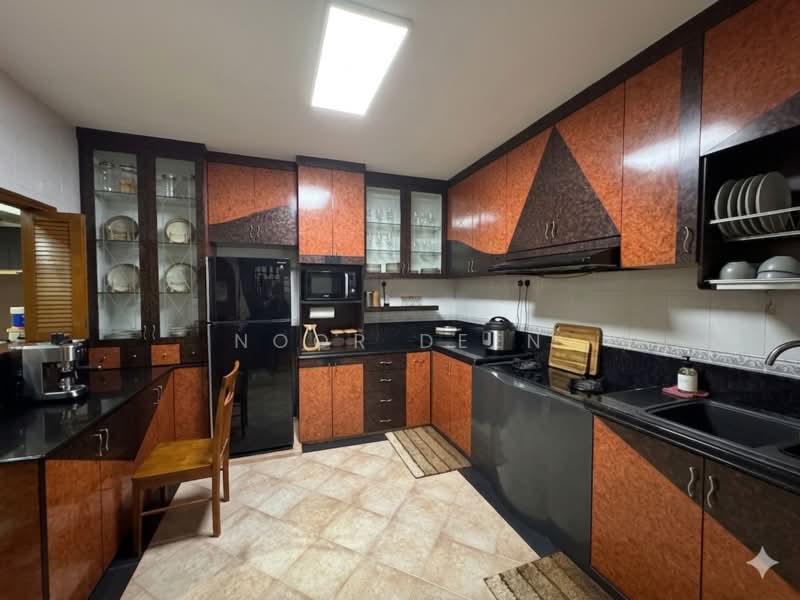 658 Woodlands Ring Road, 658 Woodlands Ring Road, 4 Bedrooms, 1,550 sqft, HDB Flat For Rent, by Noor Deen, 500152257 - Kitchen - PropertyGuru.com.sg