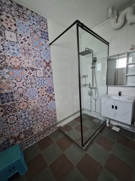 910 Jurong West Street 91, 910 Jurong West Street 91, Room Rental, 130 sqft, HDB Flat For Rent, by Sulaiman Zakaria, 500152260 - Bathroom - PropertyGuru.com.sg