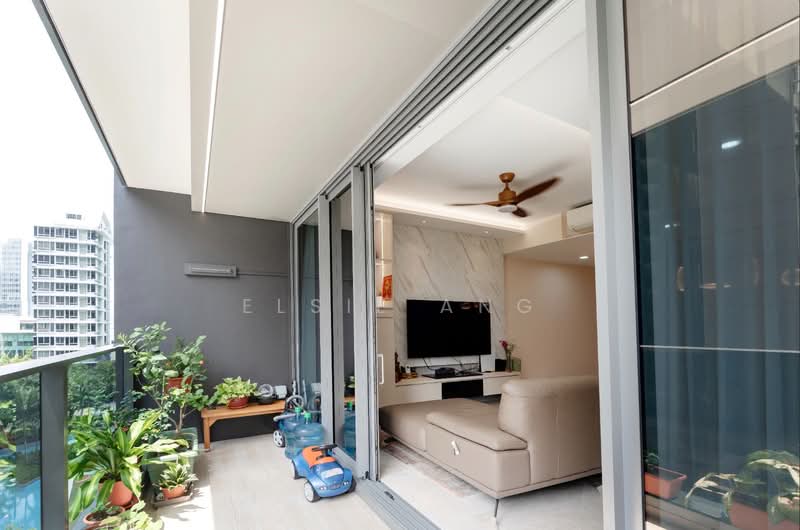 Amber Park, 14 Amber Gardens, 4 Bedrooms, 1,572 sqft, Condominium For Sale, by Elsie Ang, 500152267 - Living Room - PropertyGuru.com.sg