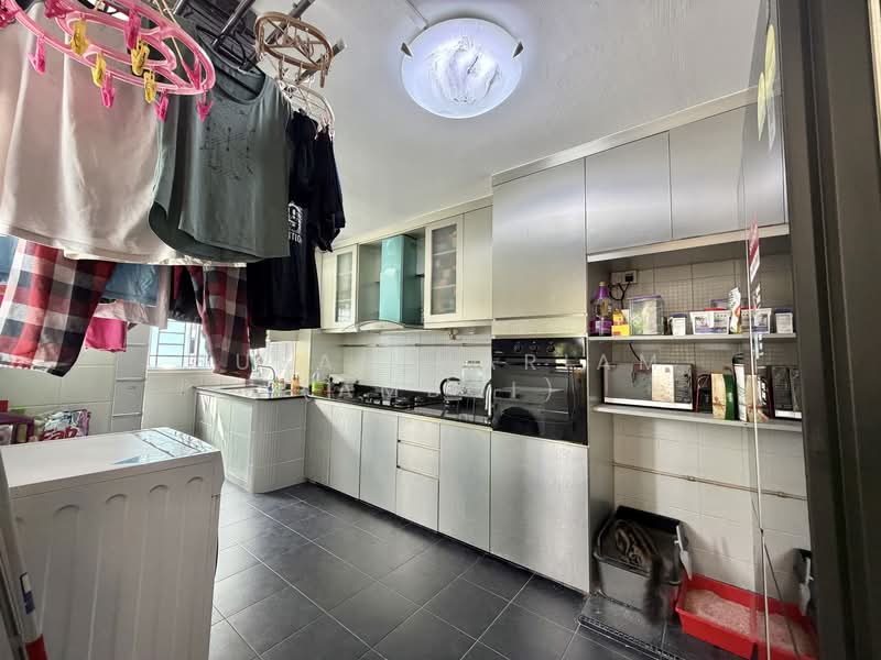 613 Bedok Reservoir Road, 613 Bedok Reservoir Road, 4 Bedrooms, 1,302 sqft, HDB Flat For Sale, by Susan Mariam (Amboi), 500152276 - Kitchen - PropertyGuru.com.sg