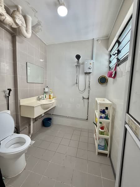 613 Bedok Reservoir Road, 613 Bedok Reservoir Road, 4 Bedrooms, 1,302 sqft, HDB Flat For Sale, by Susan Mariam (Amboi), 500152276 - Master Bathroom - PropertyGuru.com.sg