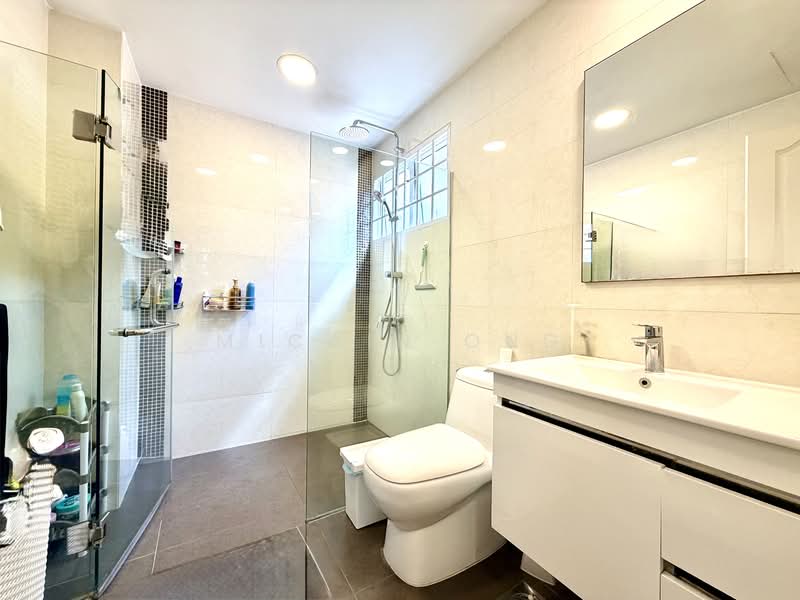 Jalan Senang Beautiful Detached, Jalan Senang, 6 Bedrooms, 9,000 sqft, Detached House For Rent, by Micain Ong, 500152284 - Bathroom - PropertyGuru.com.sg