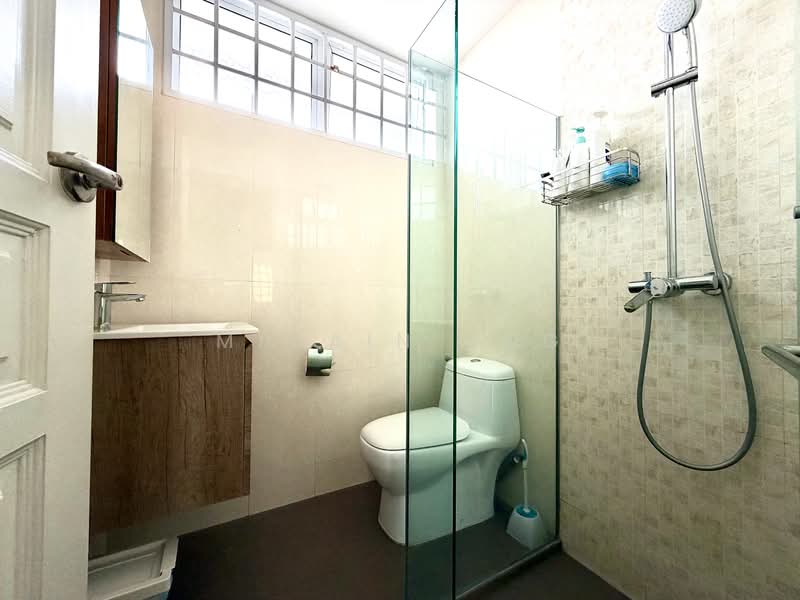 Jalan Senang Beautiful Detached, Jalan Senang, 6 Bedrooms, 9,000 sqft, Detached House For Rent, by Micain Ong, 500152284 - Bathroom - PropertyGuru.com.sg