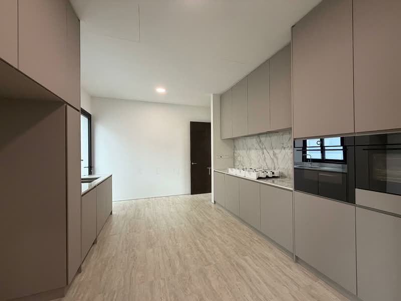 BRAND NEW 2.5 STOREY DETACHED GROVE DRIVE, , 5 Bedrooms, 12,000 sqft, Detached House For Sale, by Ken Tan, 500152292 - Kitchen - PropertyGuru.com.sg