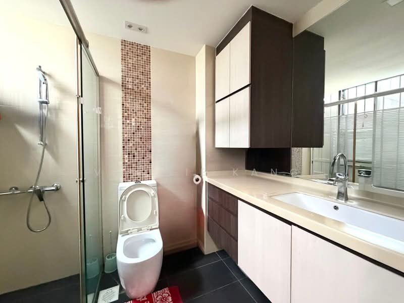 Highgate, 60 Toh Tuck Road, 3 Bedrooms, 1,517 sqft, Condominium For Sale, by Valerie Kang, 500152298 - Bathroom - PropertyGuru.com.sg
