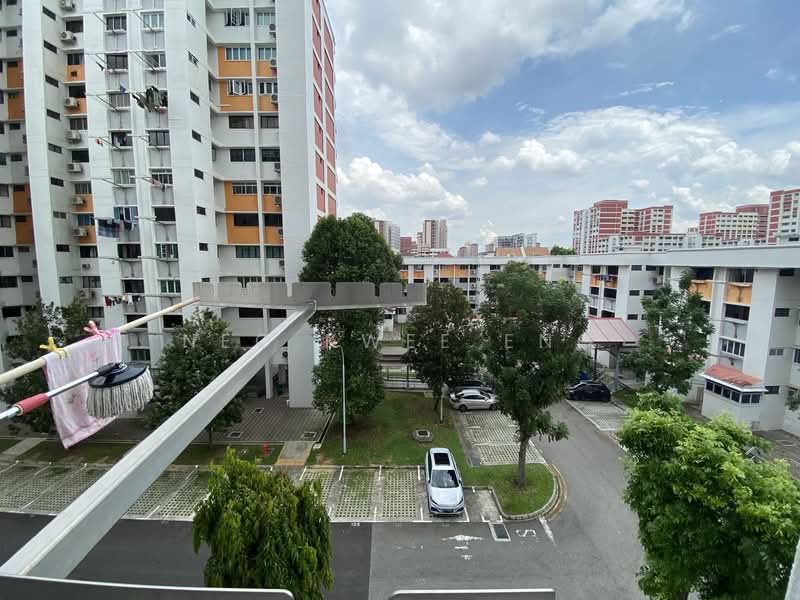 352 Hougang Avenue 7, 352 Hougang Avenue 7, 3 Bedrooms, 1,001 sqft, HDB Flat For Sale, by Neo Kwee Eng, 500152300 - View from Kitchen - PropertyGuru.com.sg