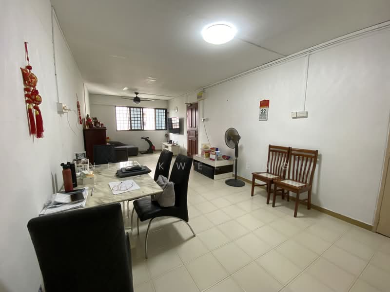352 Hougang Avenue 7, 352 Hougang Avenue 7, 3 Bedrooms, 1,001 sqft, HDB Flat For Sale, by Neo Kwee Eng, 500152300 - Living Room - PropertyGuru.com.sg