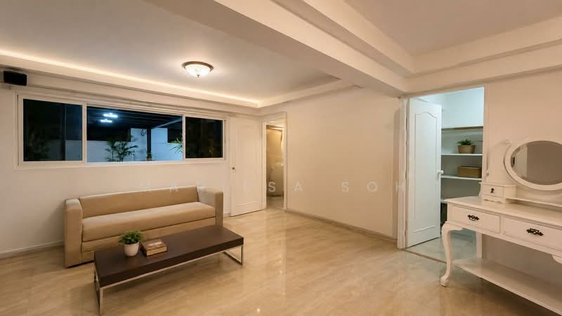 Renovated ENTIRE LEVEL for RENT with 1 + 1 bedroom, separate living room, personal kitchen, Thomson Walk, Upper Thomson Road, Sembawang Hills, Yio Chu Kang Road, 2 Bedrooms, 1,200 sqft, Terraced House For Rent, by Marissa Soh, 500152306 - Bedroom - PropertyGuru.com.sg