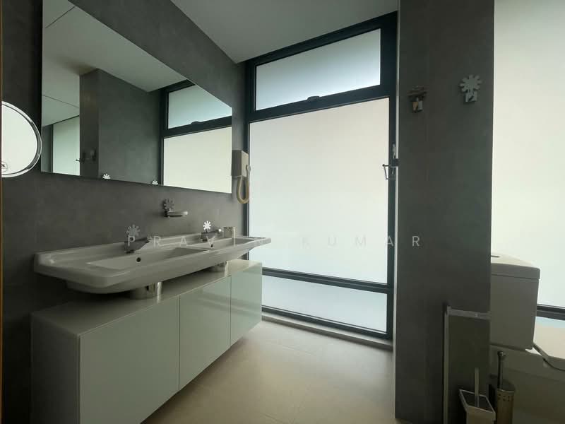 The Lumos, 9 Leonie Hill, 4 Bedrooms, 2,432 sqft, Apartment For Sale, by Pravin Kumar, 500152321 - Bathroom - PropertyGuru.com.sg